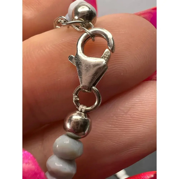 Shaded blue opal necklace with sterling silver clasp - Picture 4 of 11